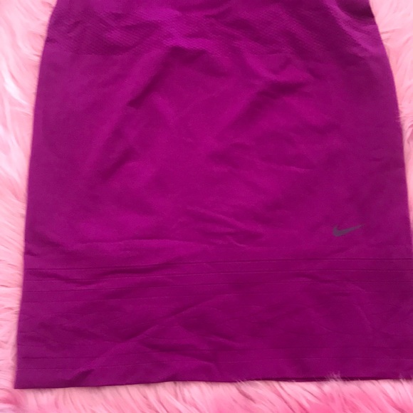 Nike Fitdry seamless purple tank - Picture 4 of 8